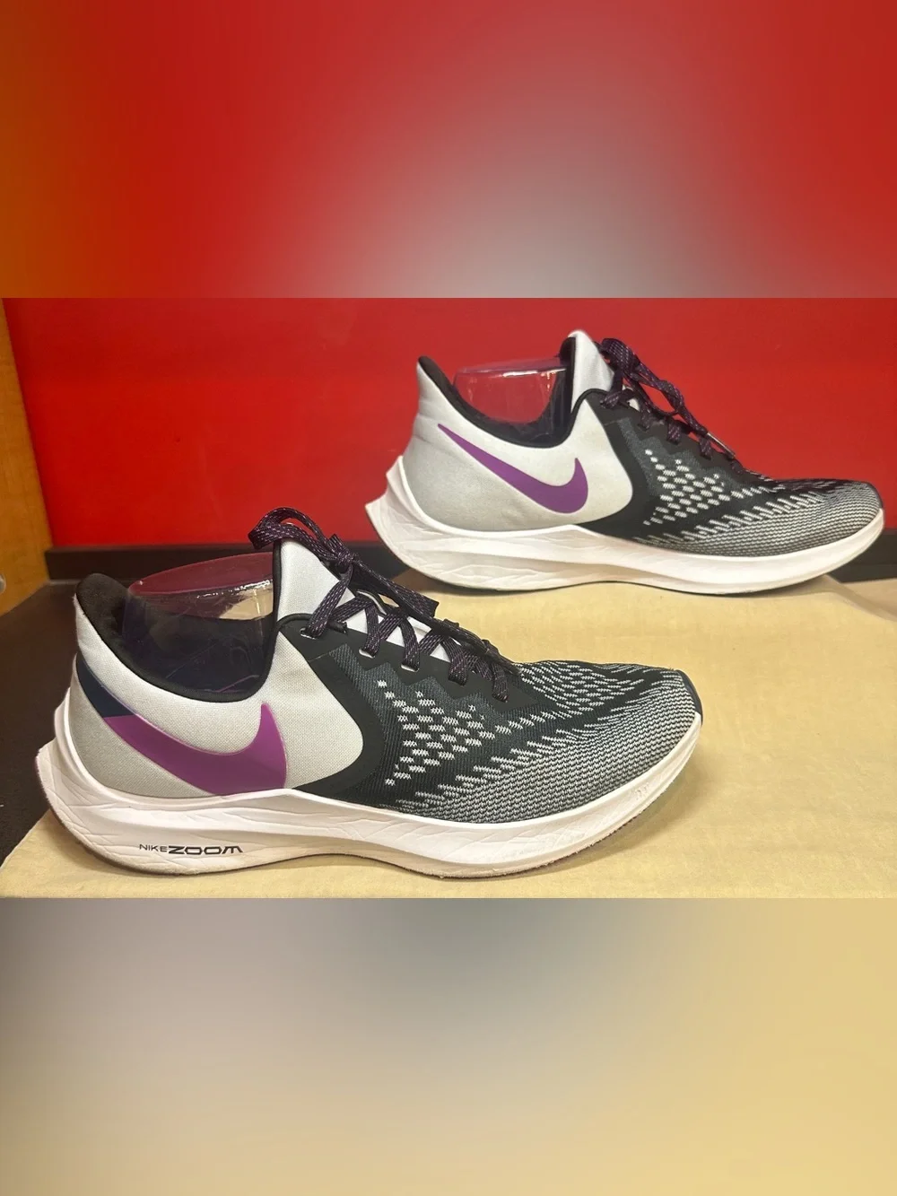 Nike Zoom Winflo 6 Black, White, & Purple Running Shoes Women’s Size 10